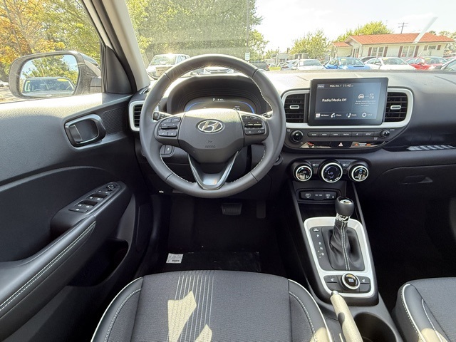 2026 Hyundai Venue SEL photo 15