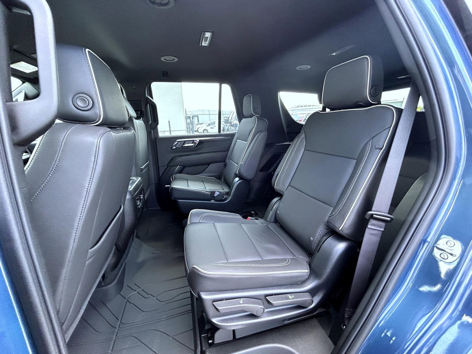 2025 Chevrolet Tahoe Premier photo 12