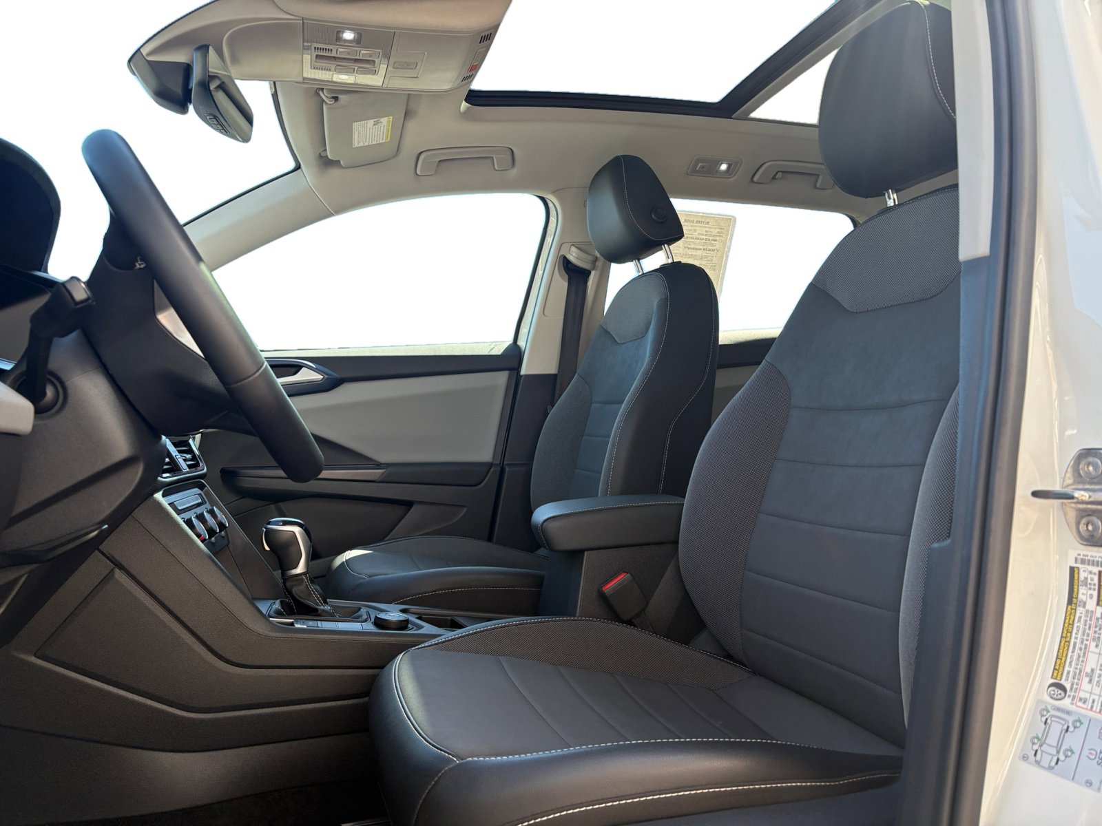 2022 Volkswagen Taos SE photo 7
