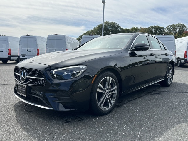 2022 Mercedes Benz E 4MATIC photo 3