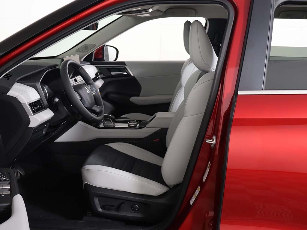 2025 Mitsubishi Outlander SE Ralliart photo 25