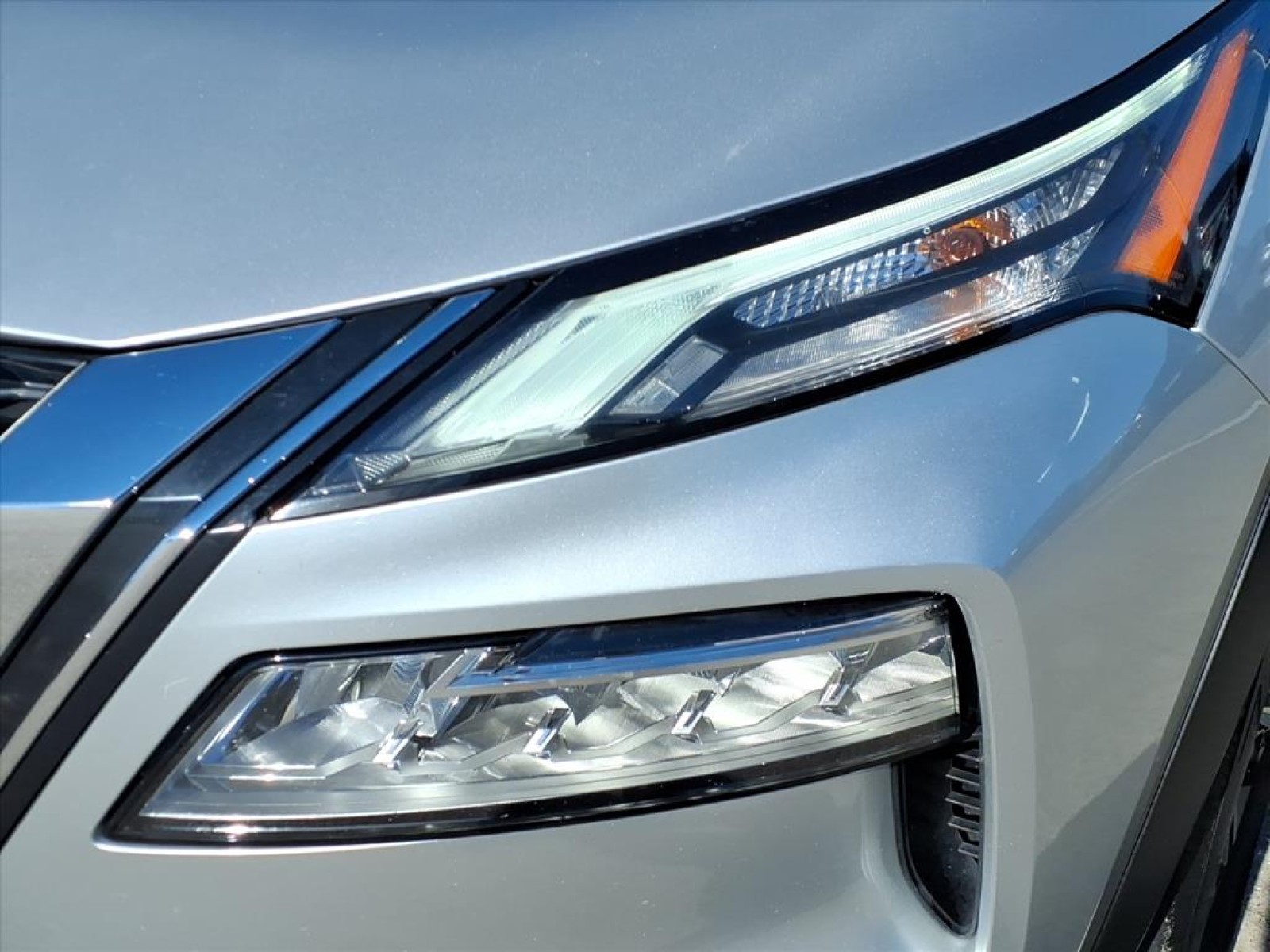 2021 Nissan Rogue SV Silver at TX Auto Group