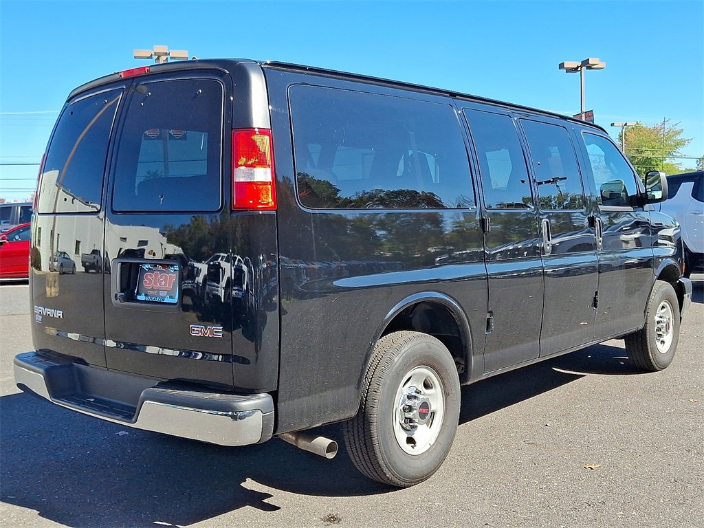 2025 Gmc Savana Passenger 2500 LT photo 3