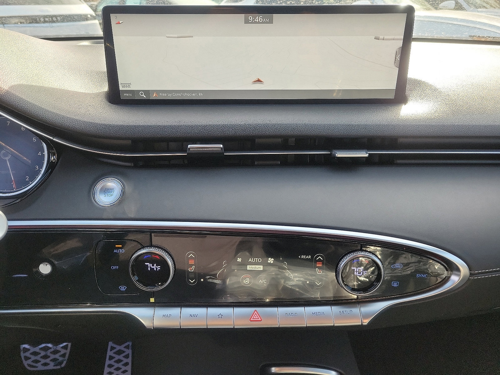 2024 Genesis GV70 3.5T Sport photo 9
