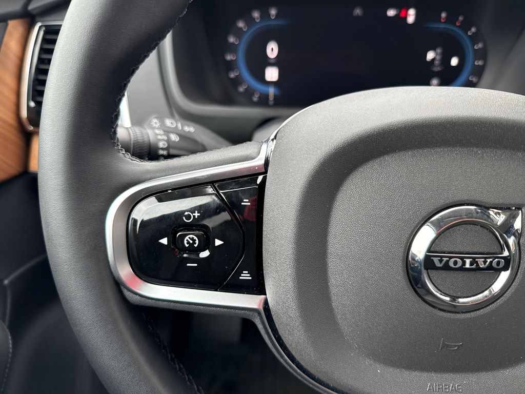 2025 Volvo XC90 Plus photo 19
