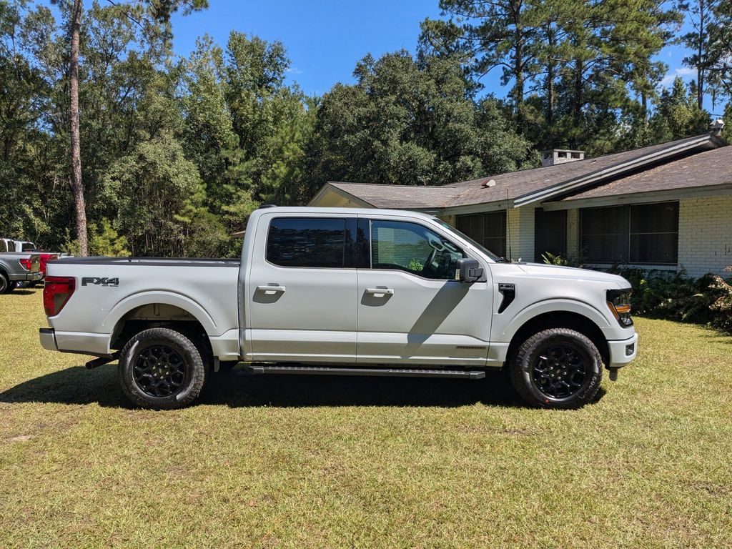 2025 Ford F-150 XLT photo 3