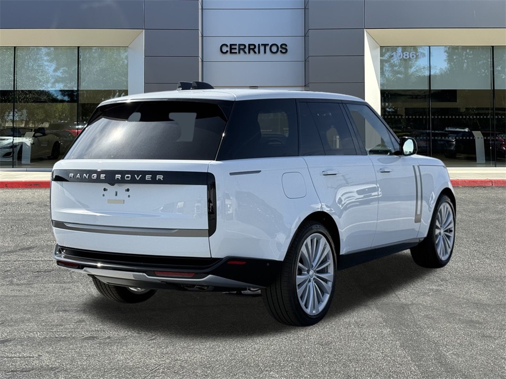2025 Land Rover Range Rover SE photo 2