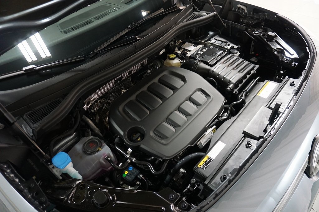 2025 Volkswagen Tiguan SE R-Line Black photo 26