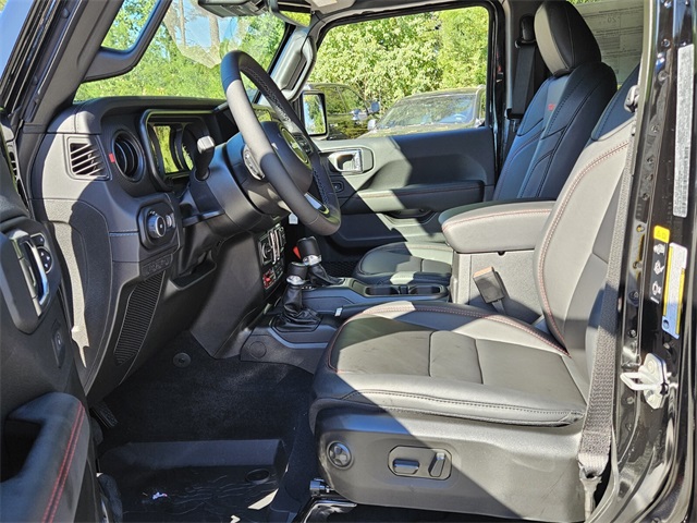 2025 Jeep Wrangler Rubicon X photo 5