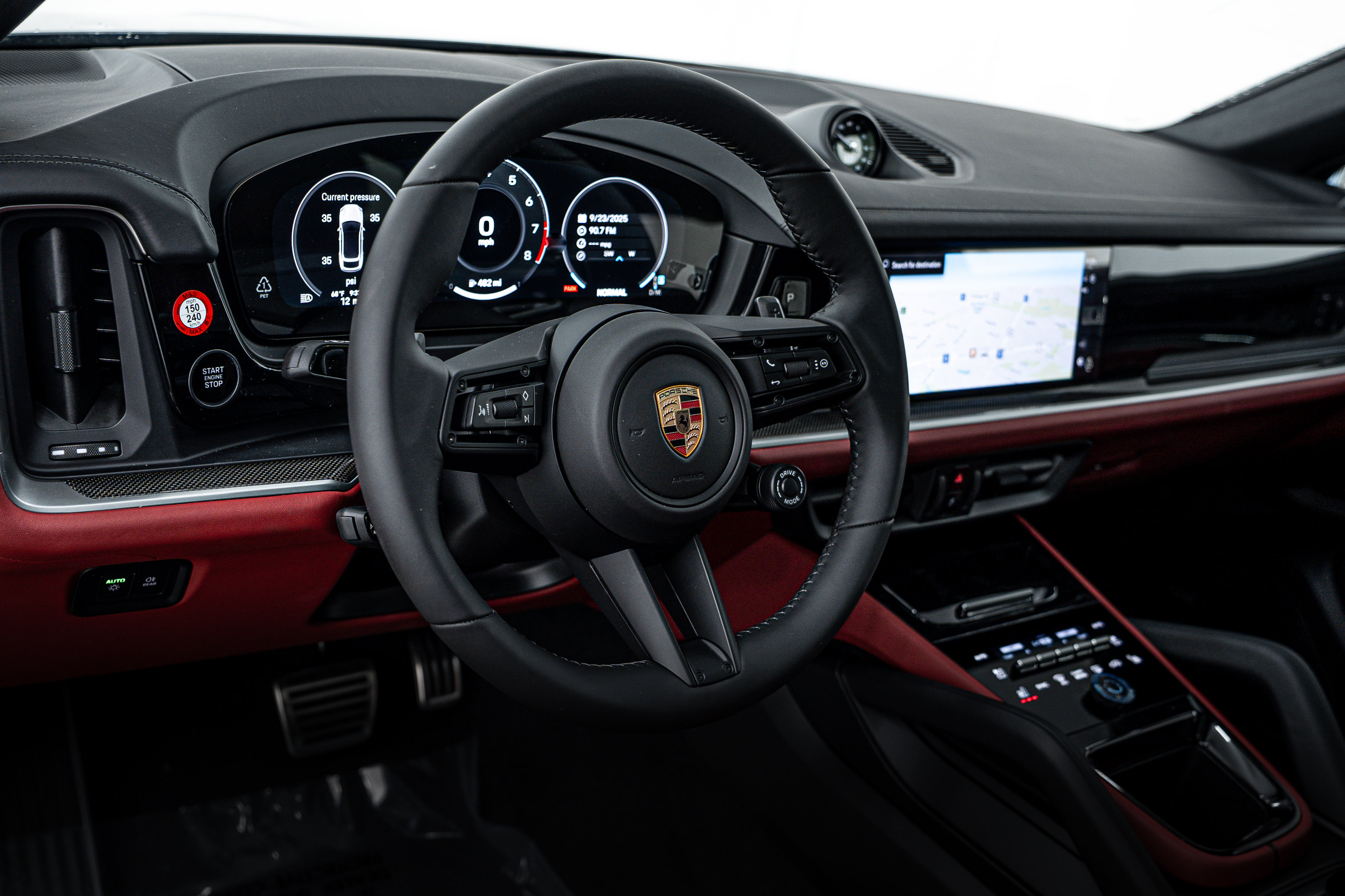 2026 Porsche Cayenne S Coupe photo 9
