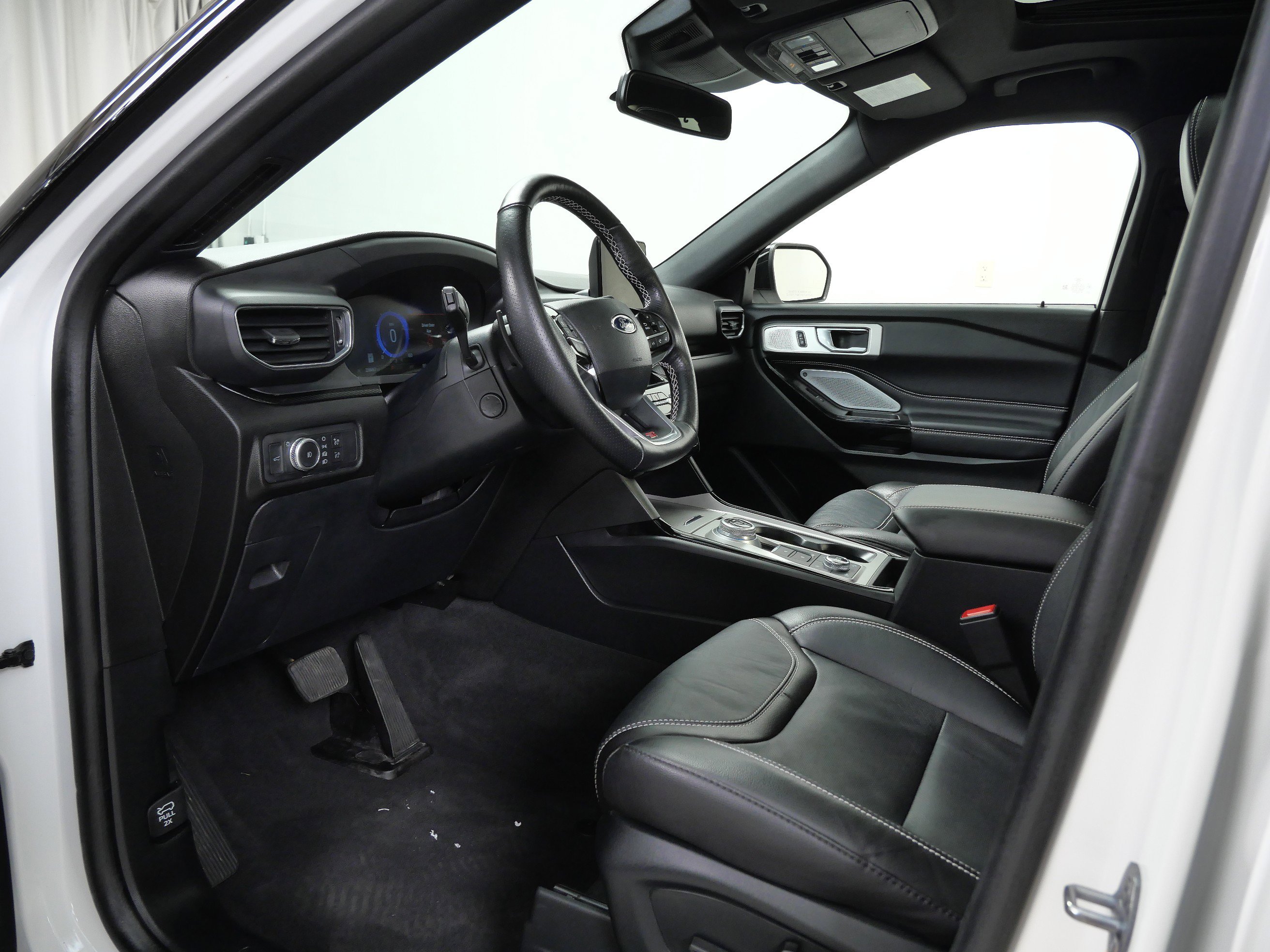 2022 Ford Explorer ST photo 12