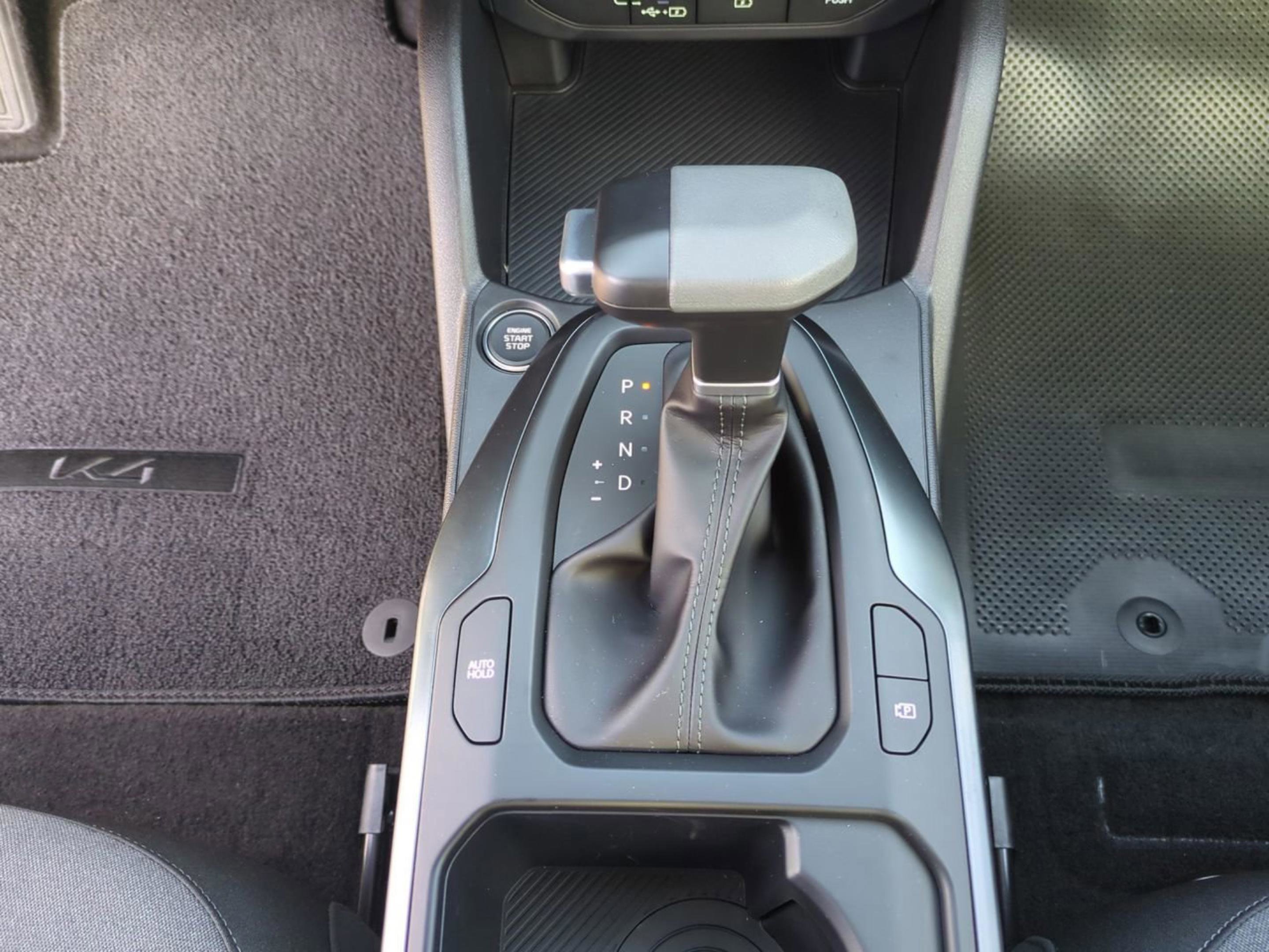 2025 Kia K4 LXS photo 13