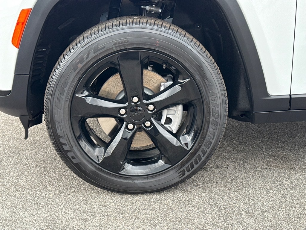 2025 Jeep Grand Cherokee Altitude X photo 3