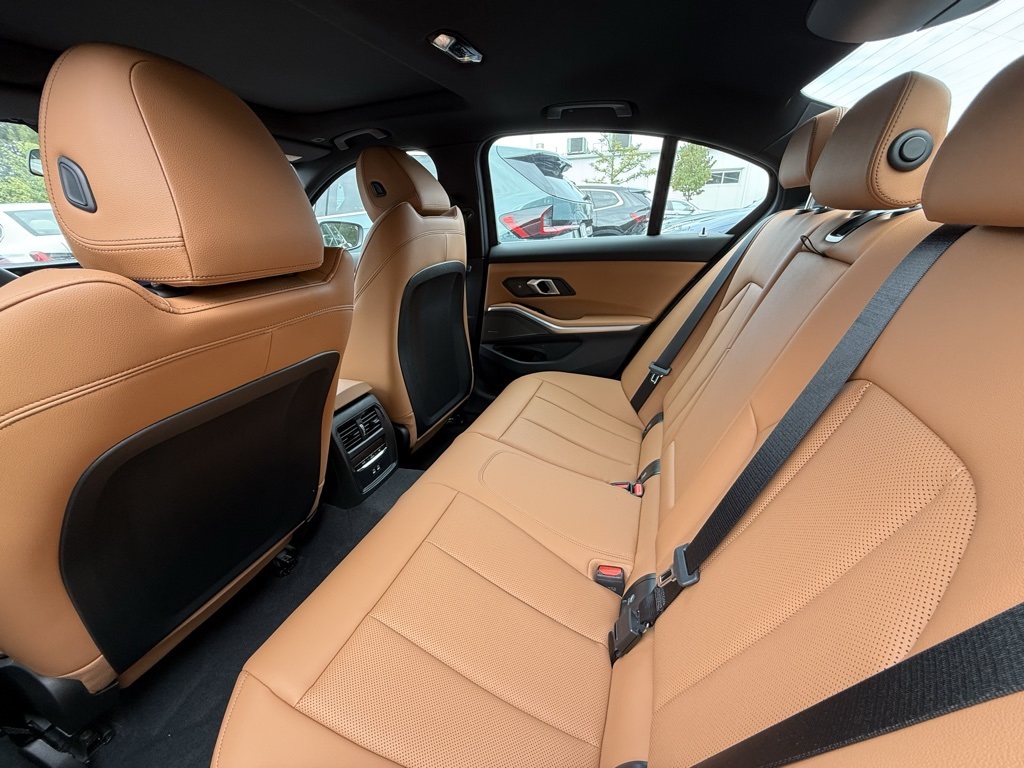 2025 Bmw 330i xDrive photo 4