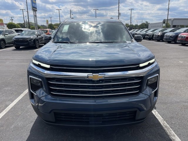 2026 Chevrolet Traverse photo 2