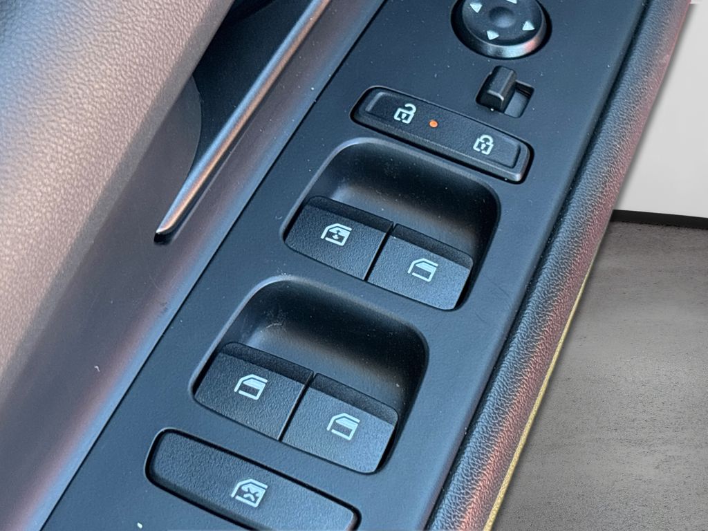 2025 Hyundai Elantra SEL Sport photo 27