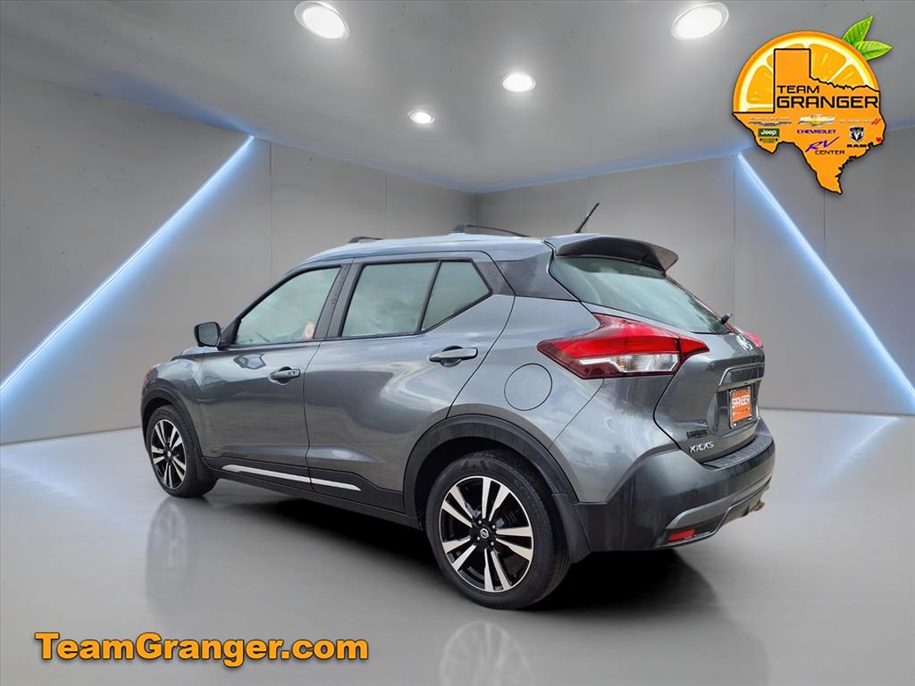 2019 Nissan Kicks SR photo 4