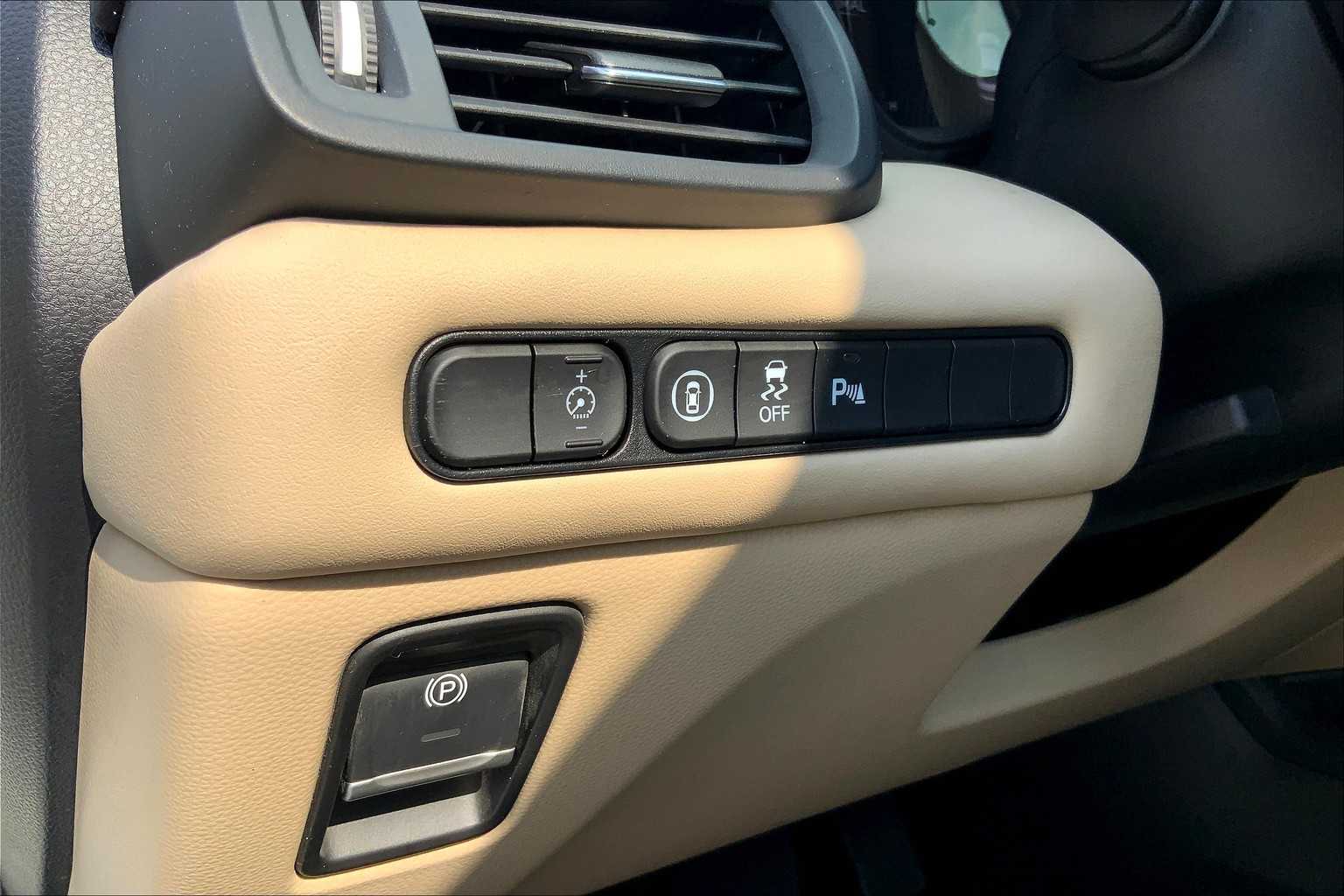 2025 Acura TLX Technology photo 33