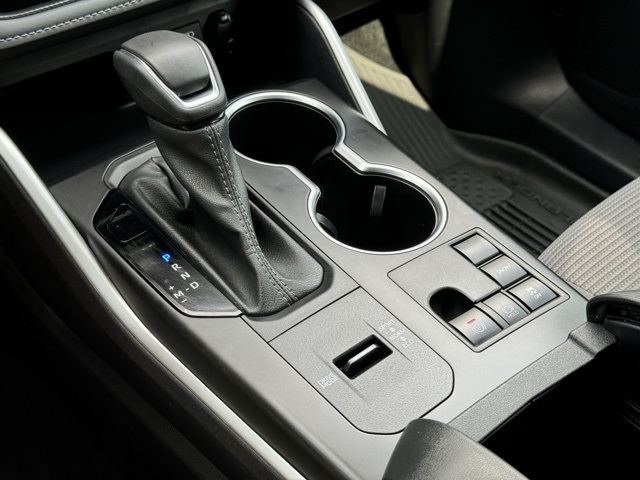 2024 Toyota Highlander LE photo 13