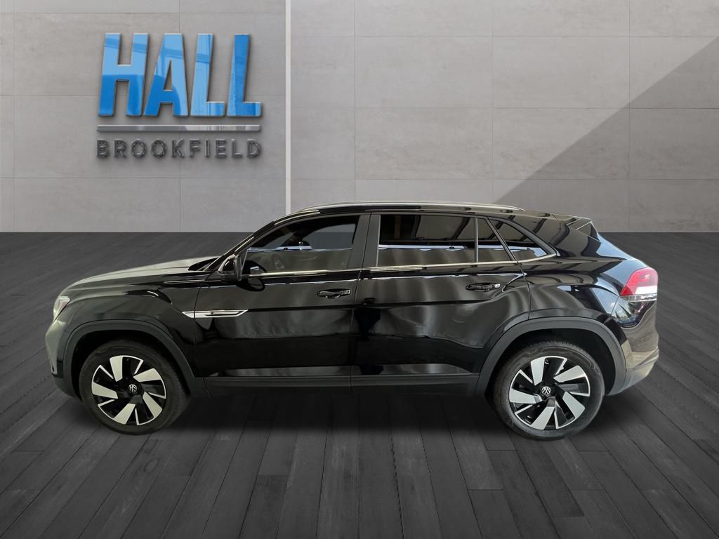 2024 Volkswagen Atlas Cross Sport SE Technology photo 2