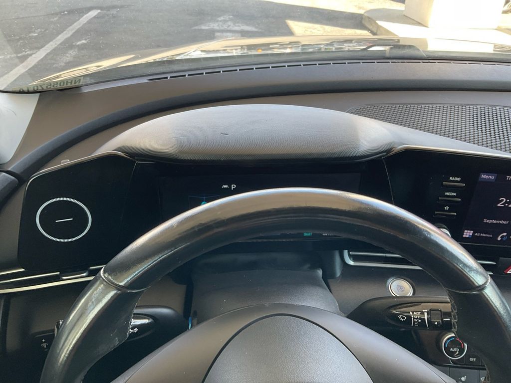 2022 Hyundai Elantra SEL photo 23