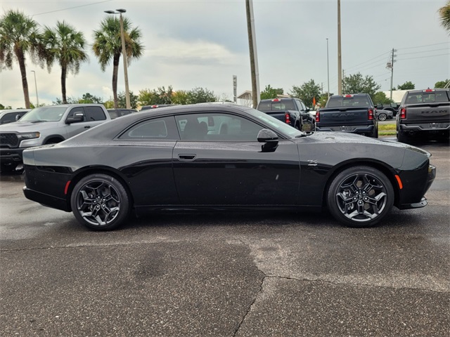 2025 Dodge Charger R/T photo 8