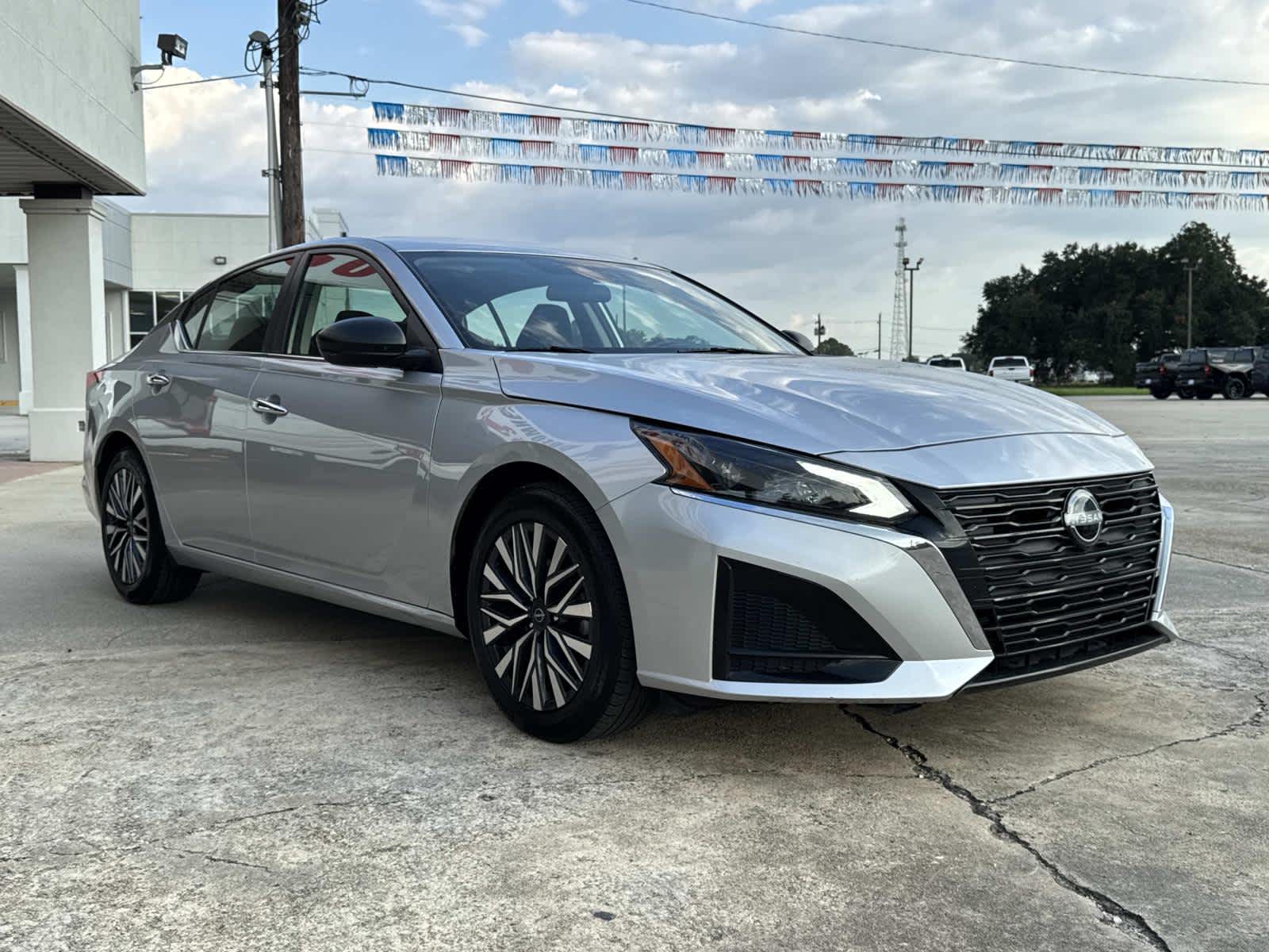 2024 Nissan Altima 2.5 SV photo 2