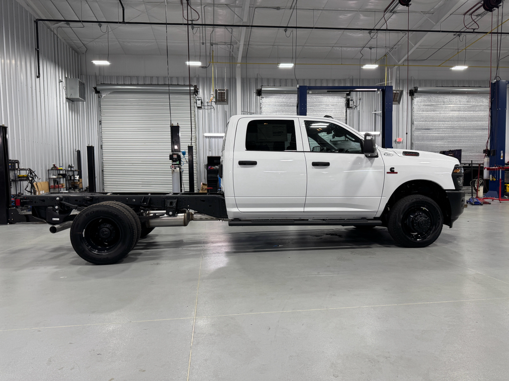 2025 Ram 3500 Tradesman photo 8