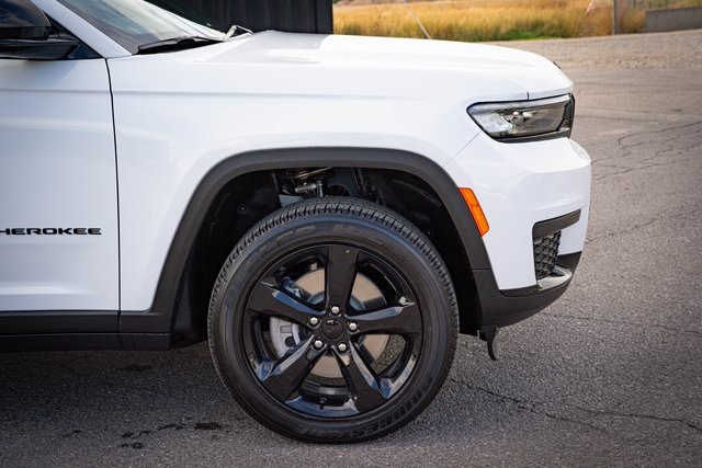 2025 Jeep Grand Cherokee Altitude X photo 4