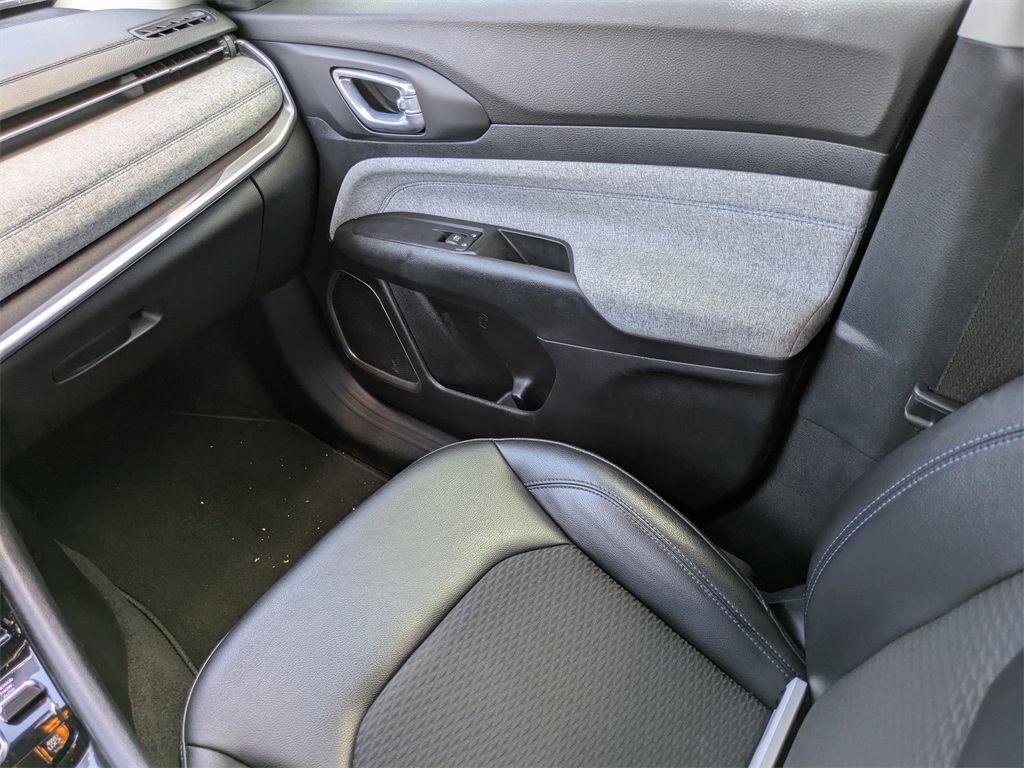 2022 Jeep Compass Latitude photo 15