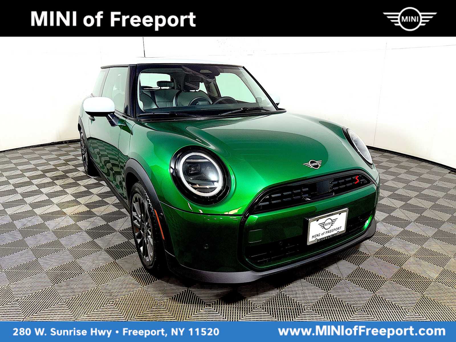 2025 MINI Hardtop 2 Door S's photo
