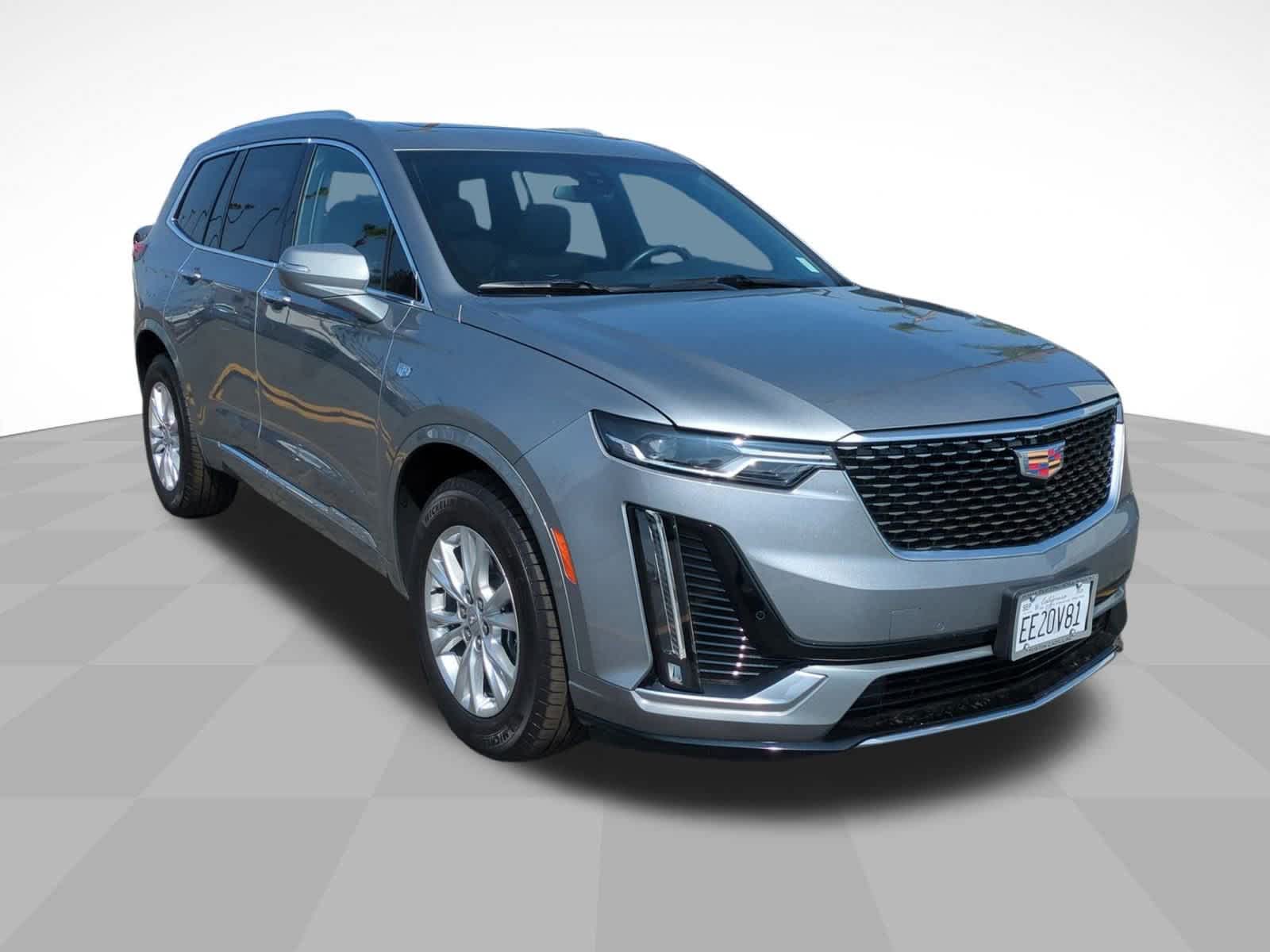 2025 Cadillac XT6 Luxury photo 3