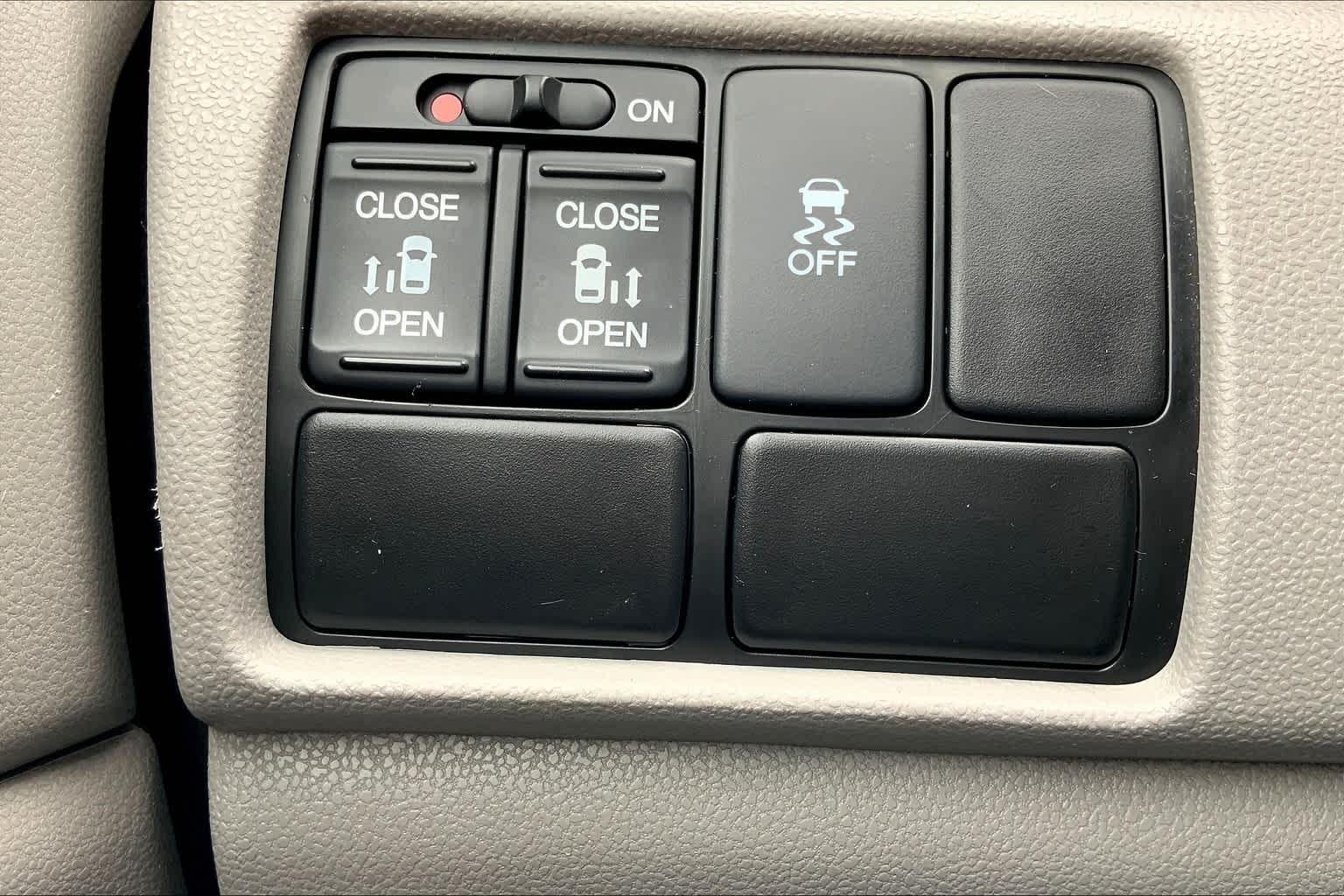 2015 Honda Odyssey EX photo 30