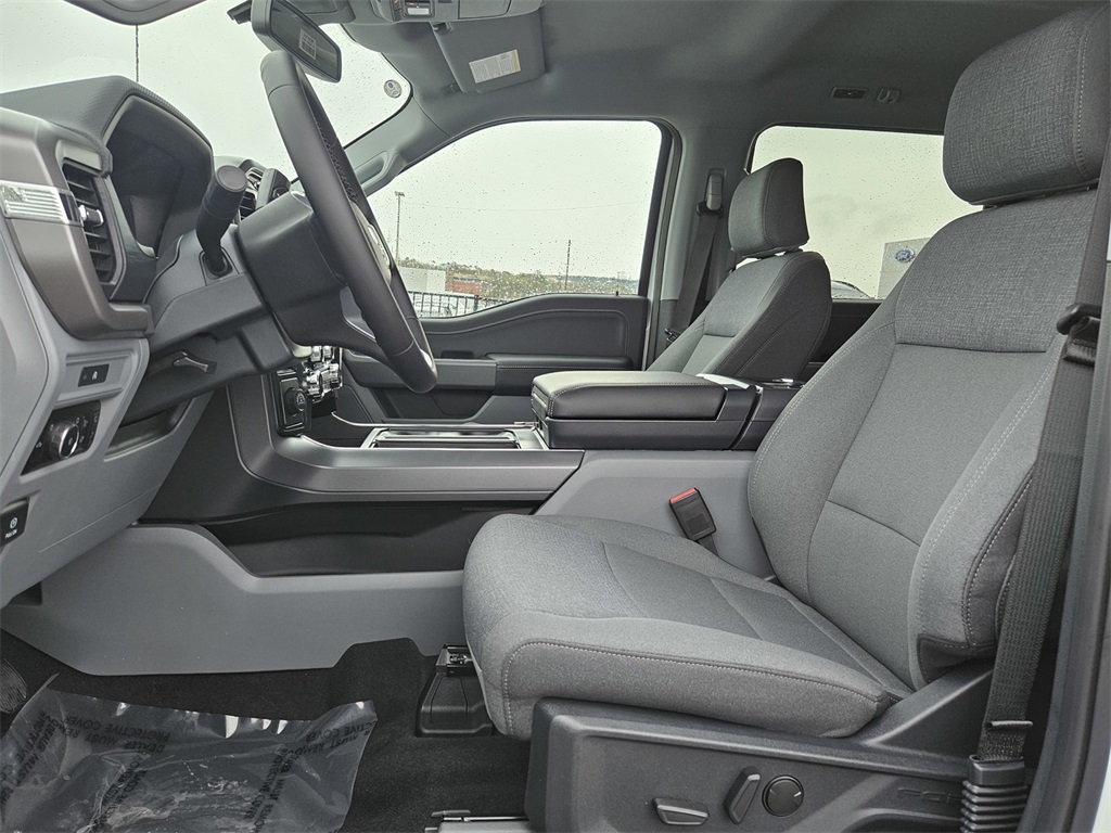 2025 Ford F-150 XLT photo 10