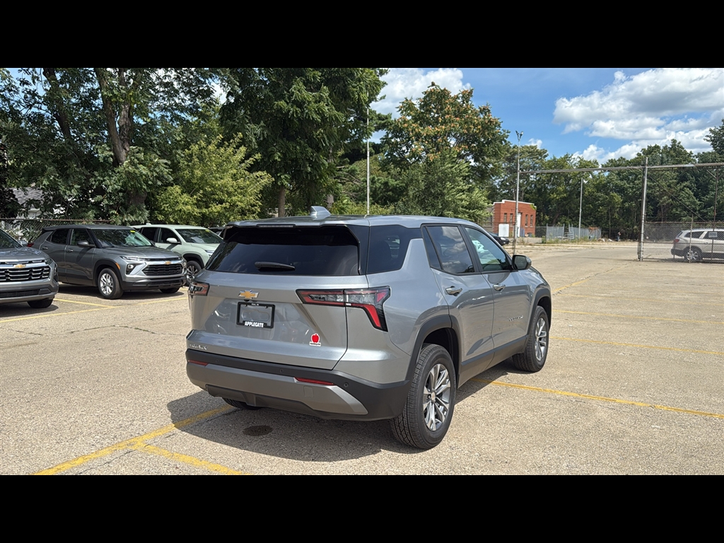2026 Chevrolet Equinox LT photo 4