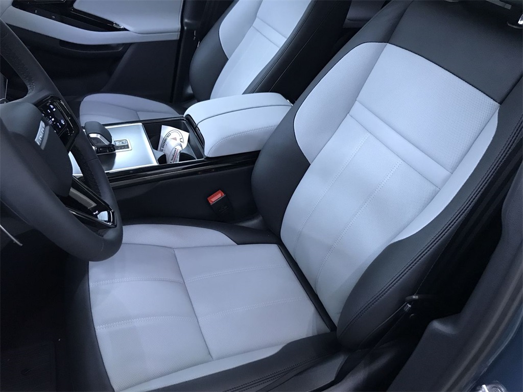2024 Land Rover Range Rover photo 14