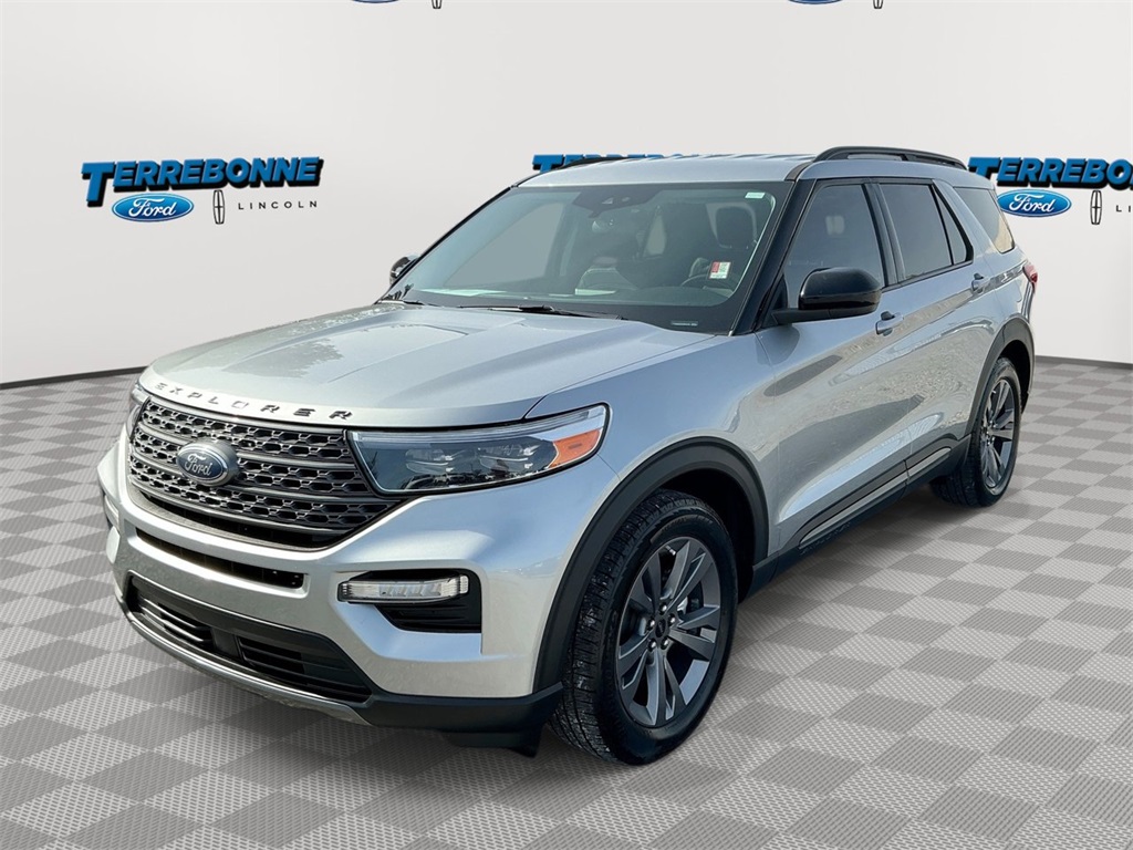 2023 Ford Explorer XLT's photo