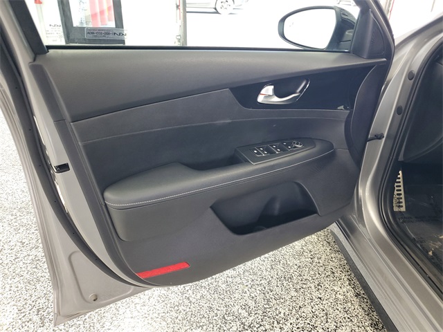 2023 Kia Forte GT-Line photo 7