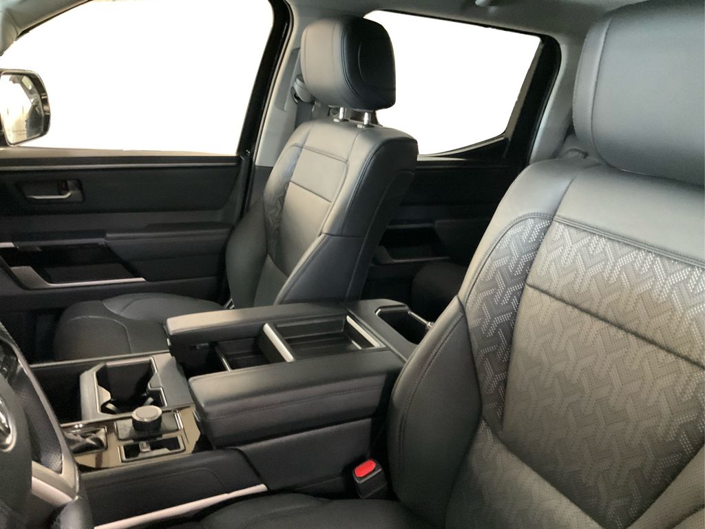 2022 Toyota Tundra Limited photo 9
