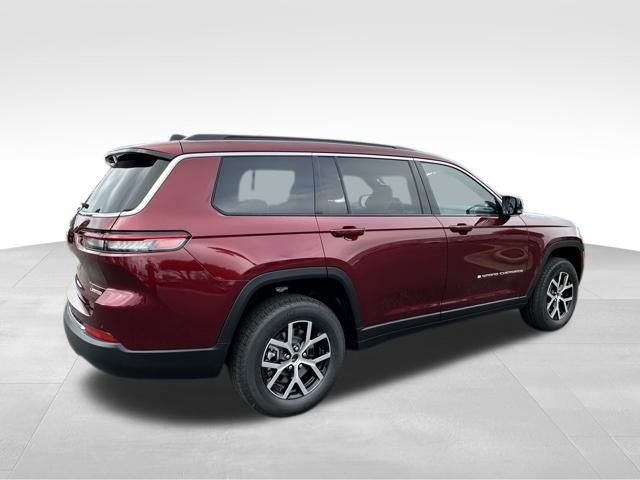 2025 Jeep Grand Cherokee Limited photo 3
