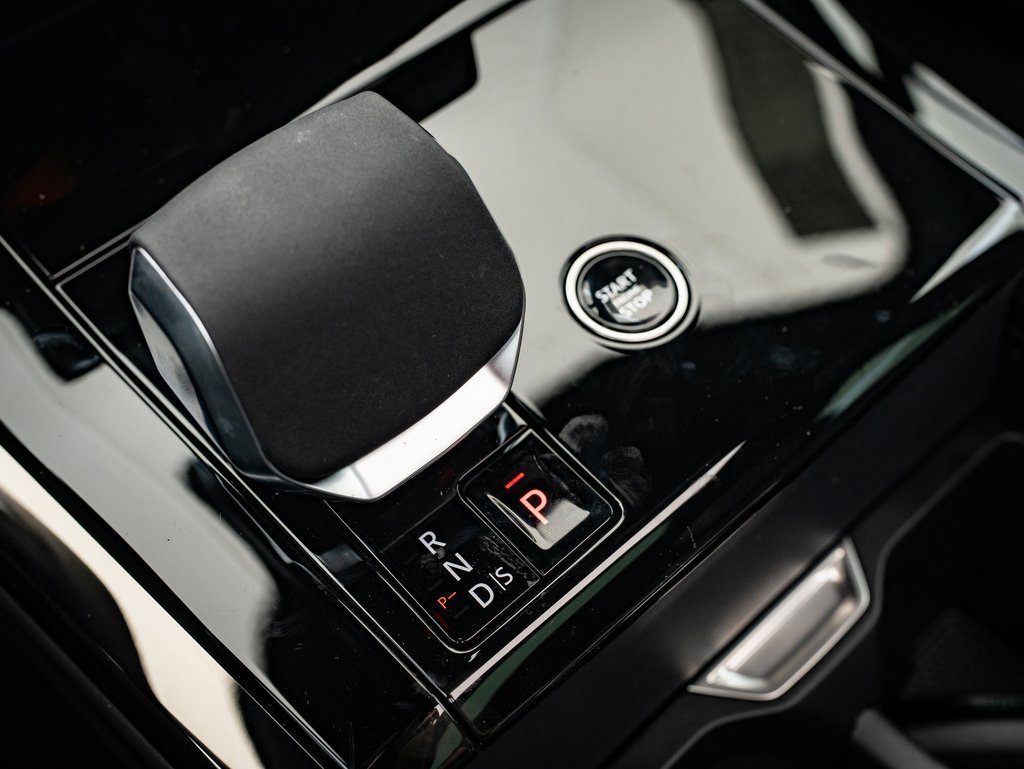 2025 Land Rover Range Rover Sport SE photo 26