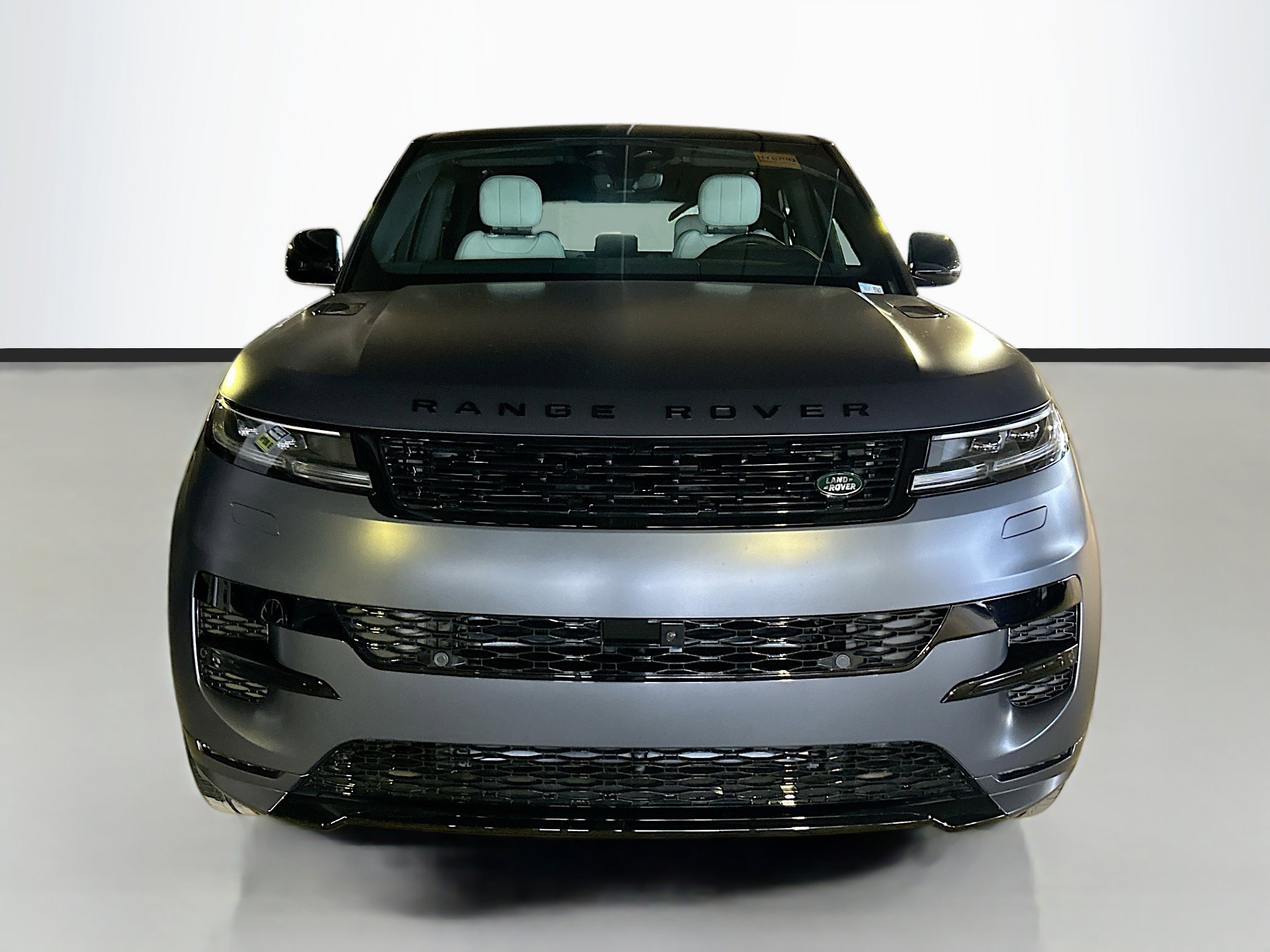 2025 Land Rover Range Rover Sport SE photo 2