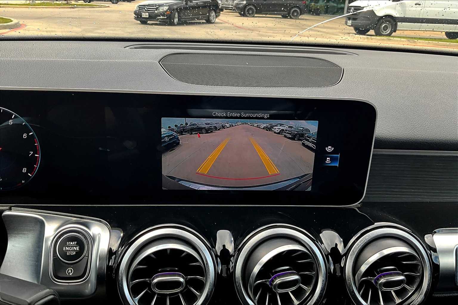 2020 Mercedes Benz GLB 250 photo 24