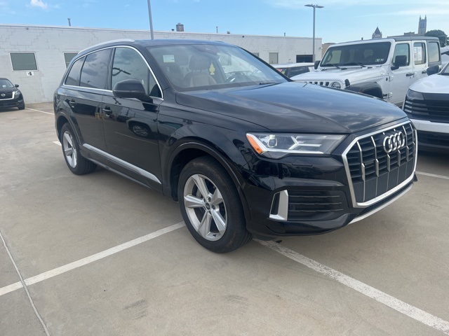 2021 Audi Q7 45 Premium photo 4