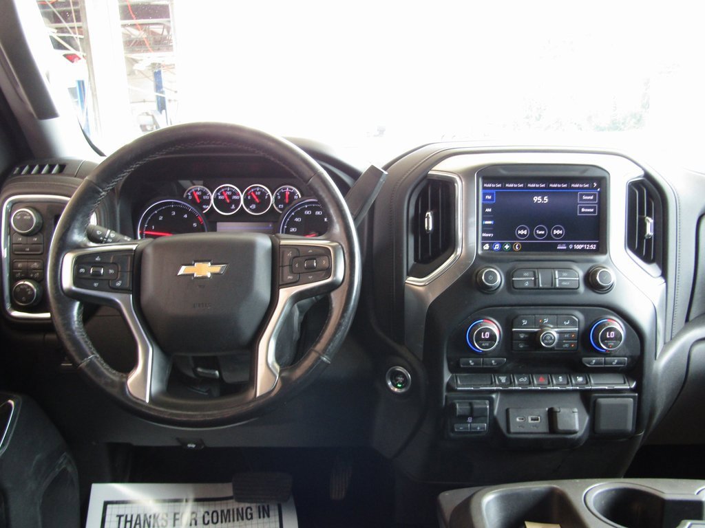 2022 Chevrolet Silverado 3500HD LT photo 4