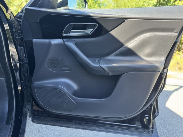 2019 Jaguar F-PACE Premium photo 20