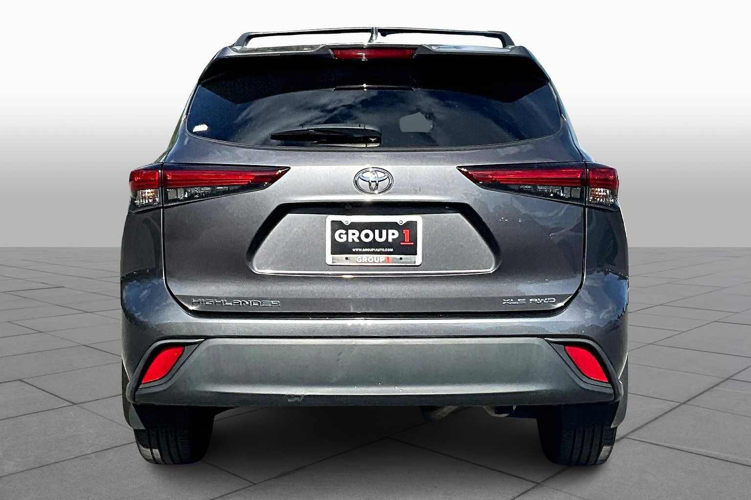 2022 Toyota Highlander XLE photo 4