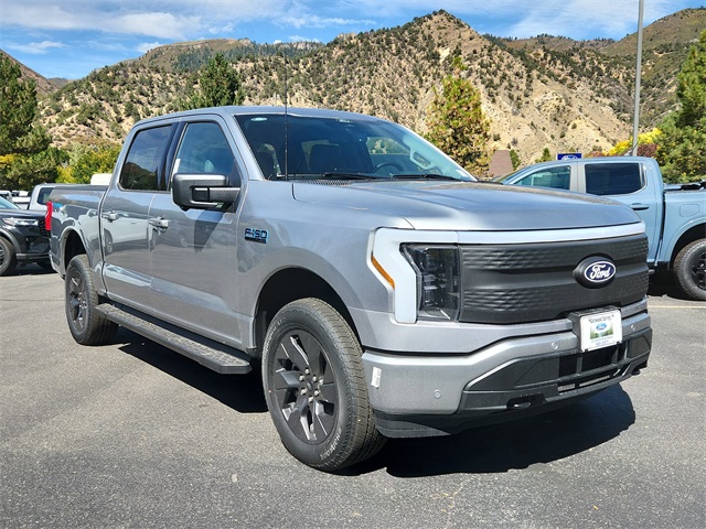2025 Ford F-150 Lightning Flash's photo