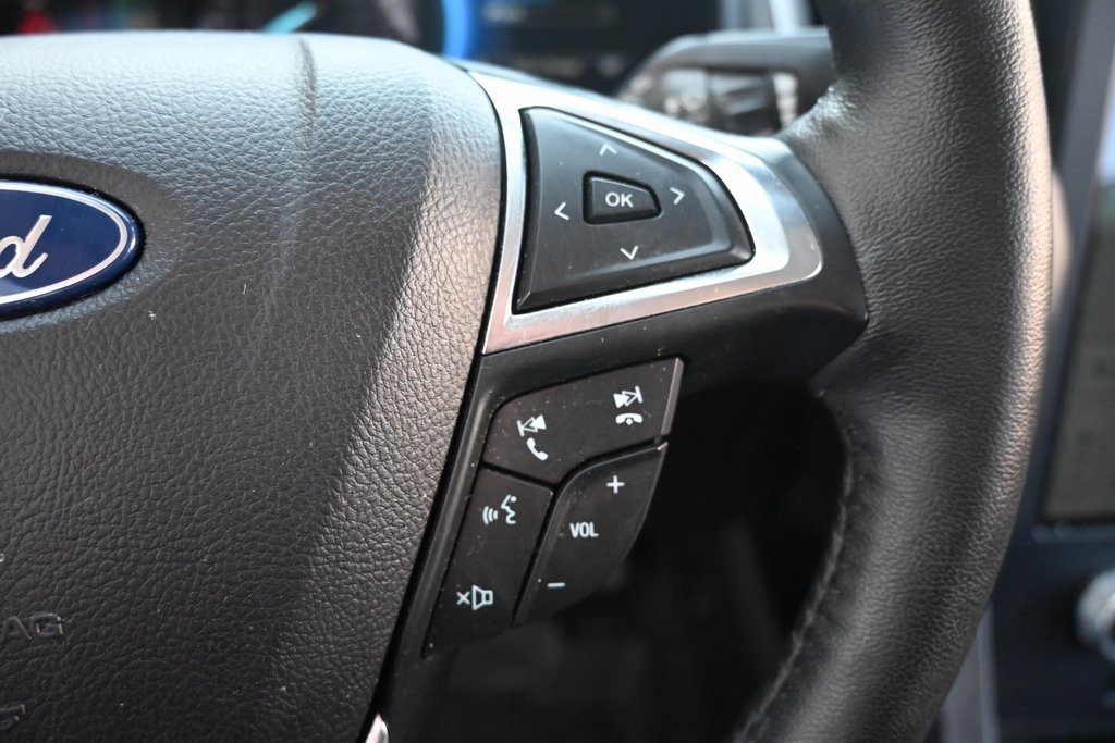 2022 Ford Edge SEL photo 32