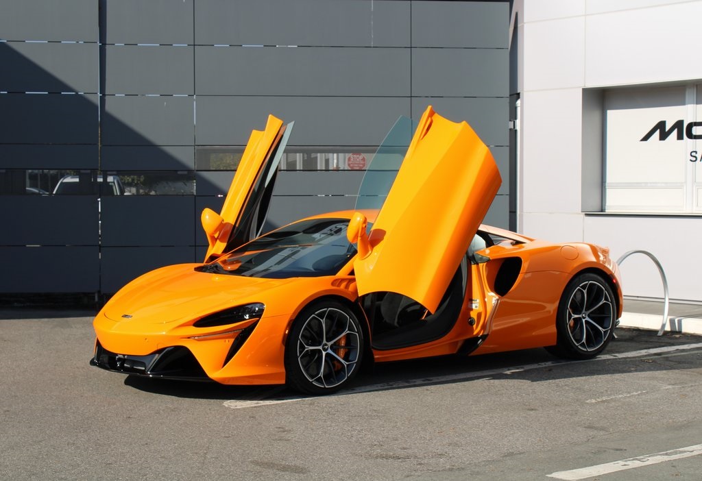 2026 McLaren Artura Performance's photo
